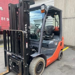 Chariot élévateur occasion Toyota 02-8FGF18